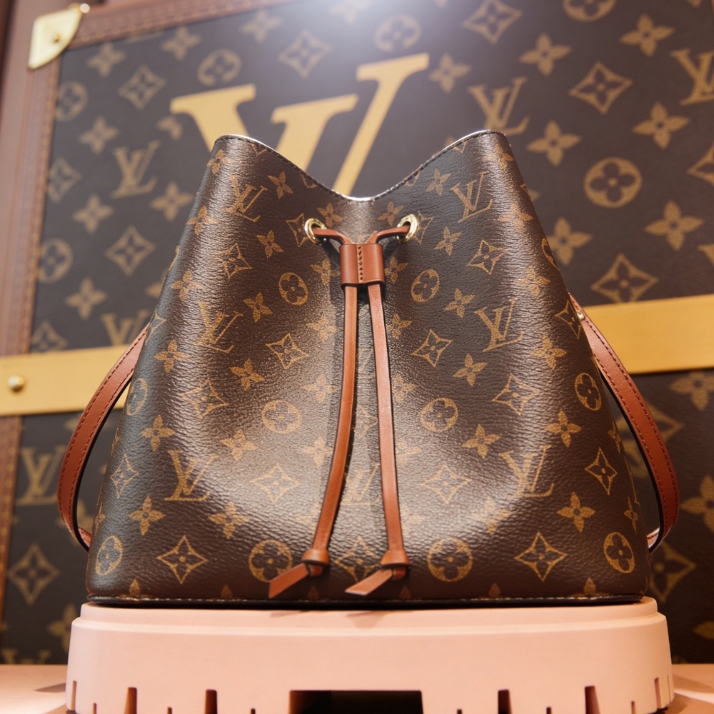 <AUTHENTIC>LV Néonoé Monogram Canvas Bucket Bag - Picture 4 of 6